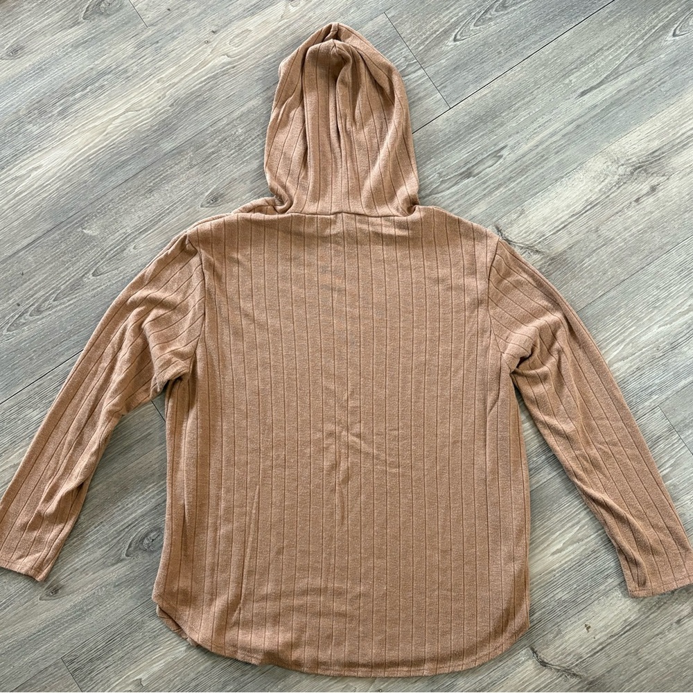 Lightweight Hoodie Sweater - Picture 2 of 2